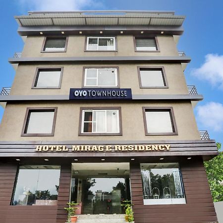 Super Townhouse Dharamshala Otel Dış mekan fotoğraf